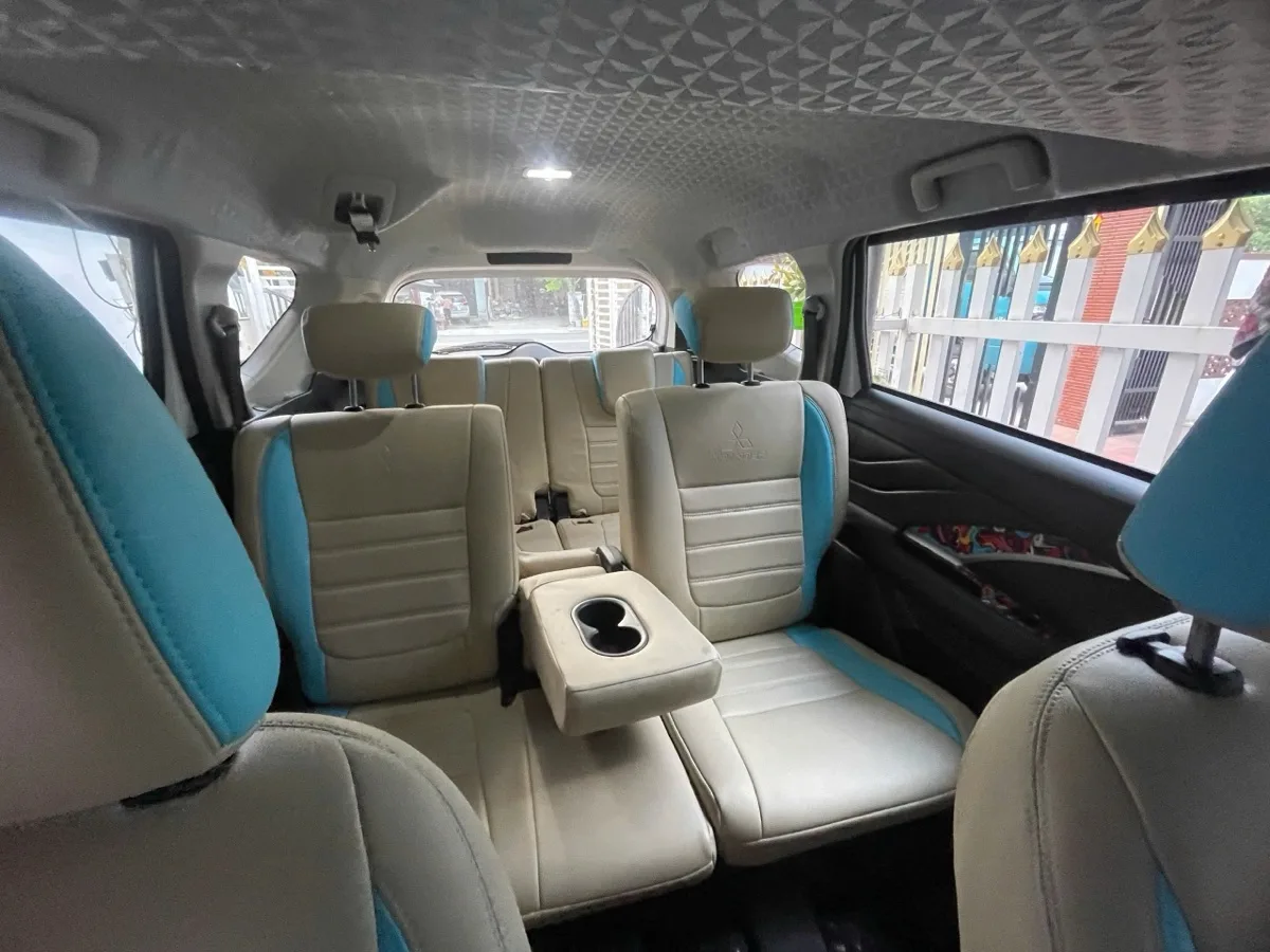 3 Hàng Ghế Rộng & Cửa Gió Riêng - 7-Seater Family Cabin